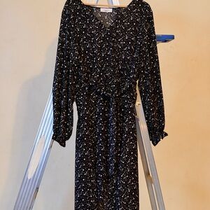 Elegant Carly Jean Black and White Women's Dress